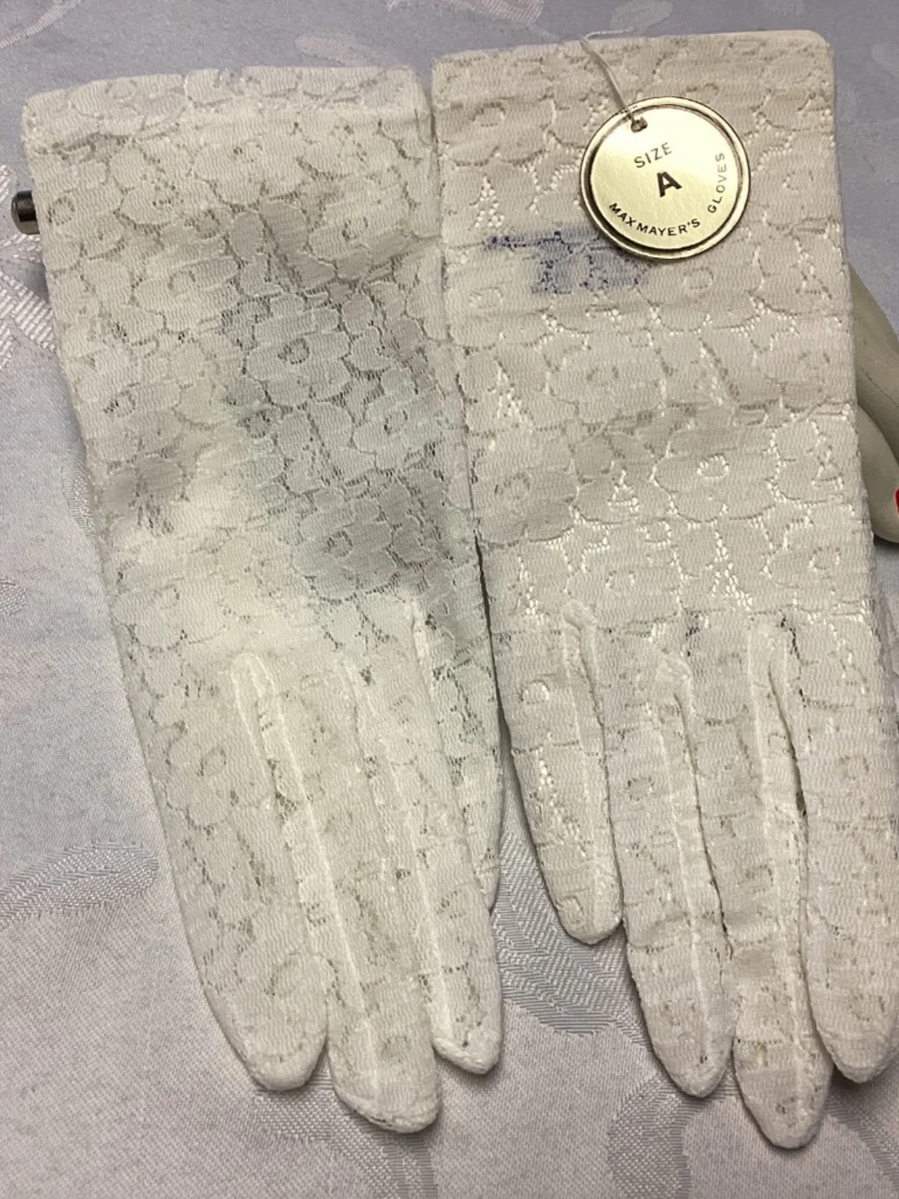 HUGE LOT LADIES VINTAGE GLOVES. MUST SEE RESALE GALORE 💙💙💙💙